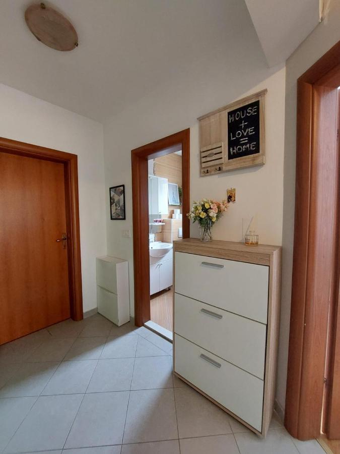 Apartment Vira Makarska Exteriör bild