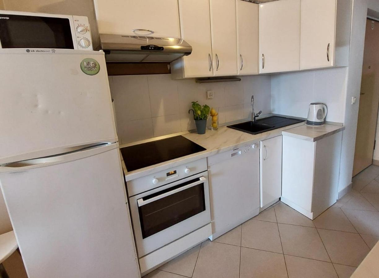 Apartment Vira Makarska Exteriör bild