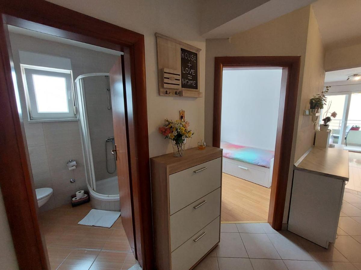 Apartment Vira Makarska Exteriör bild