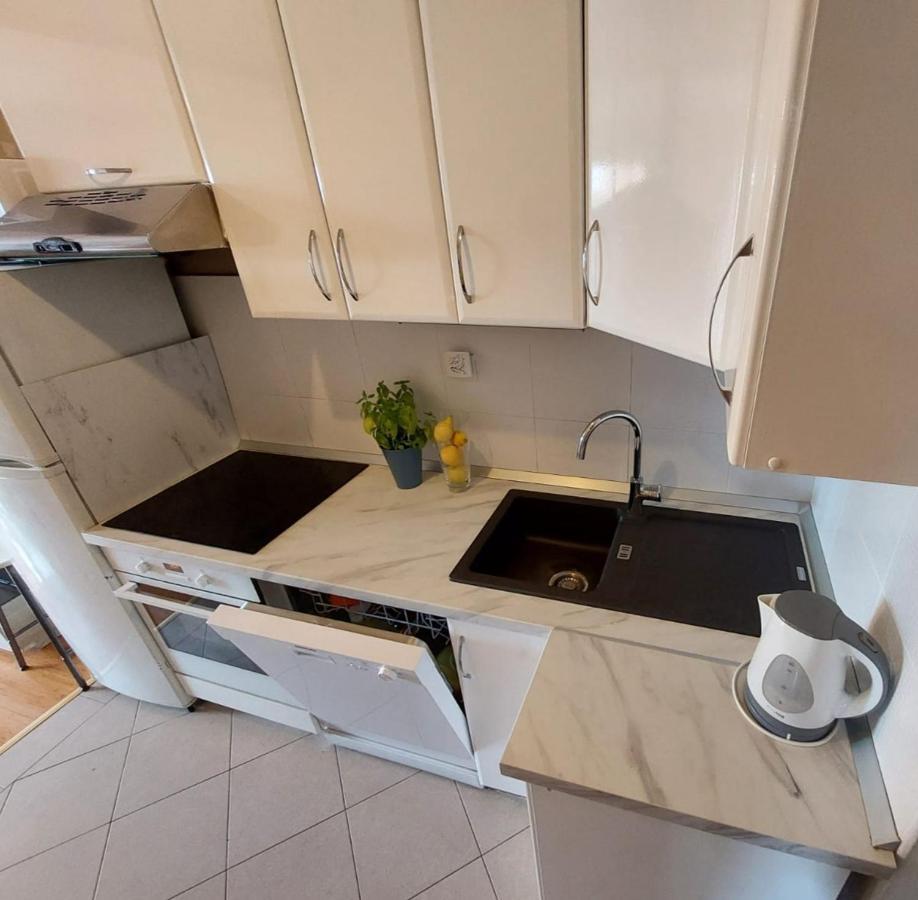 Apartment Vira Makarska Exteriör bild