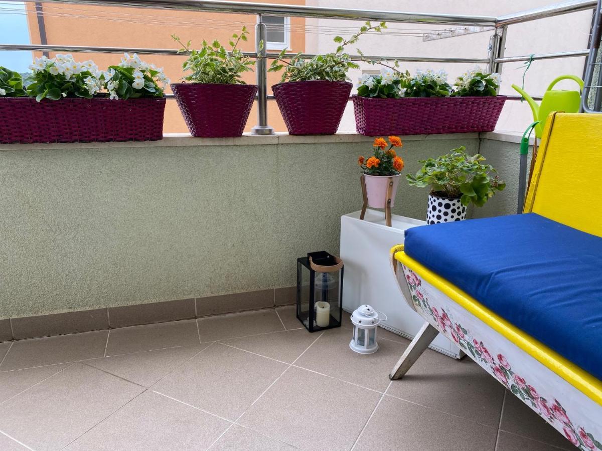Apartment Vira Makarska Exteriör bild